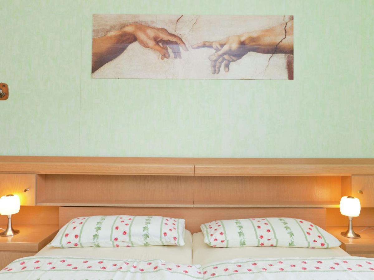 Apartment Near The Nurburgring With Terrace Hillesheim Ruang foto